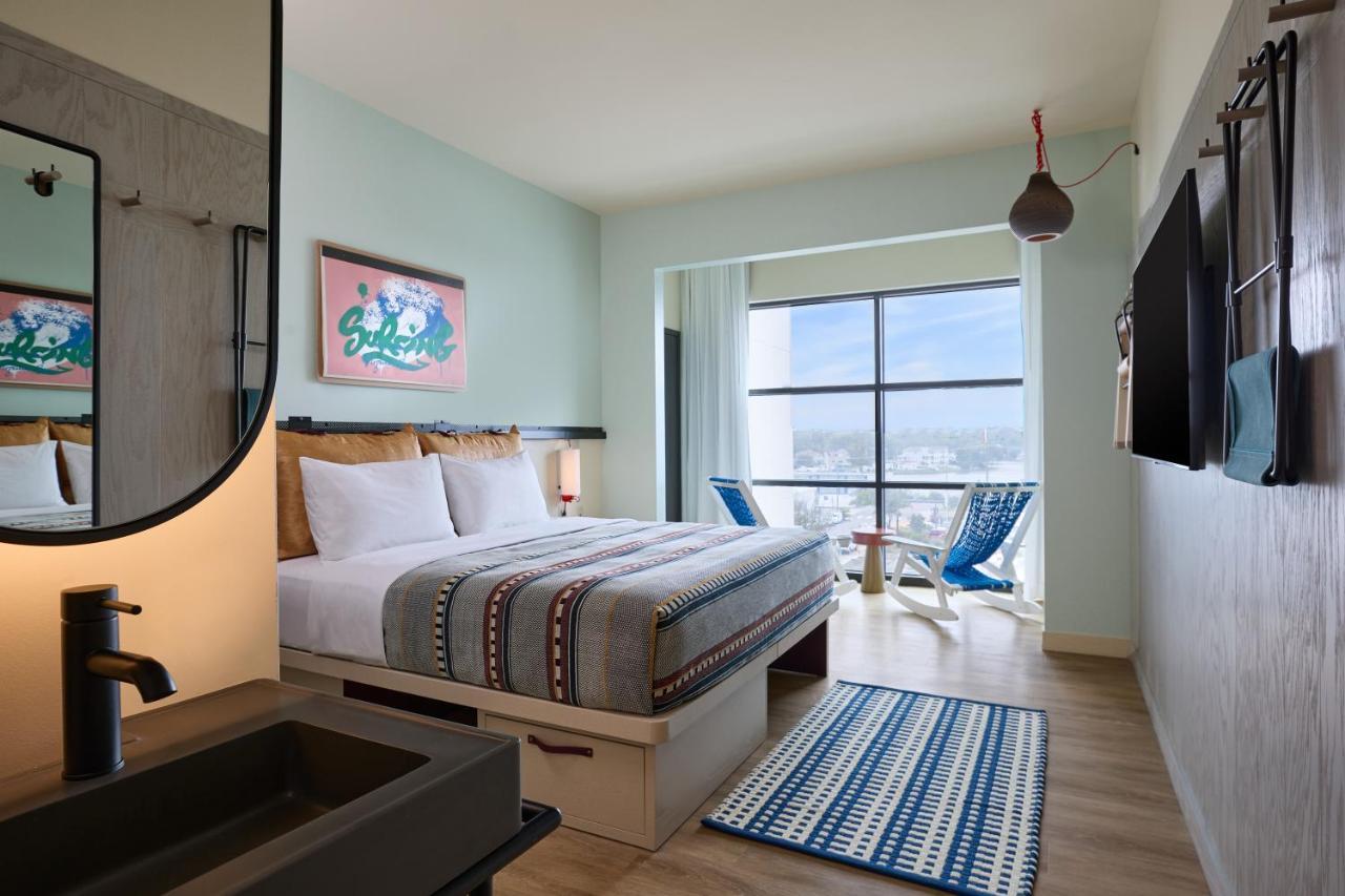Moxy Virginia Beach Oceanfront Экстерьер фото