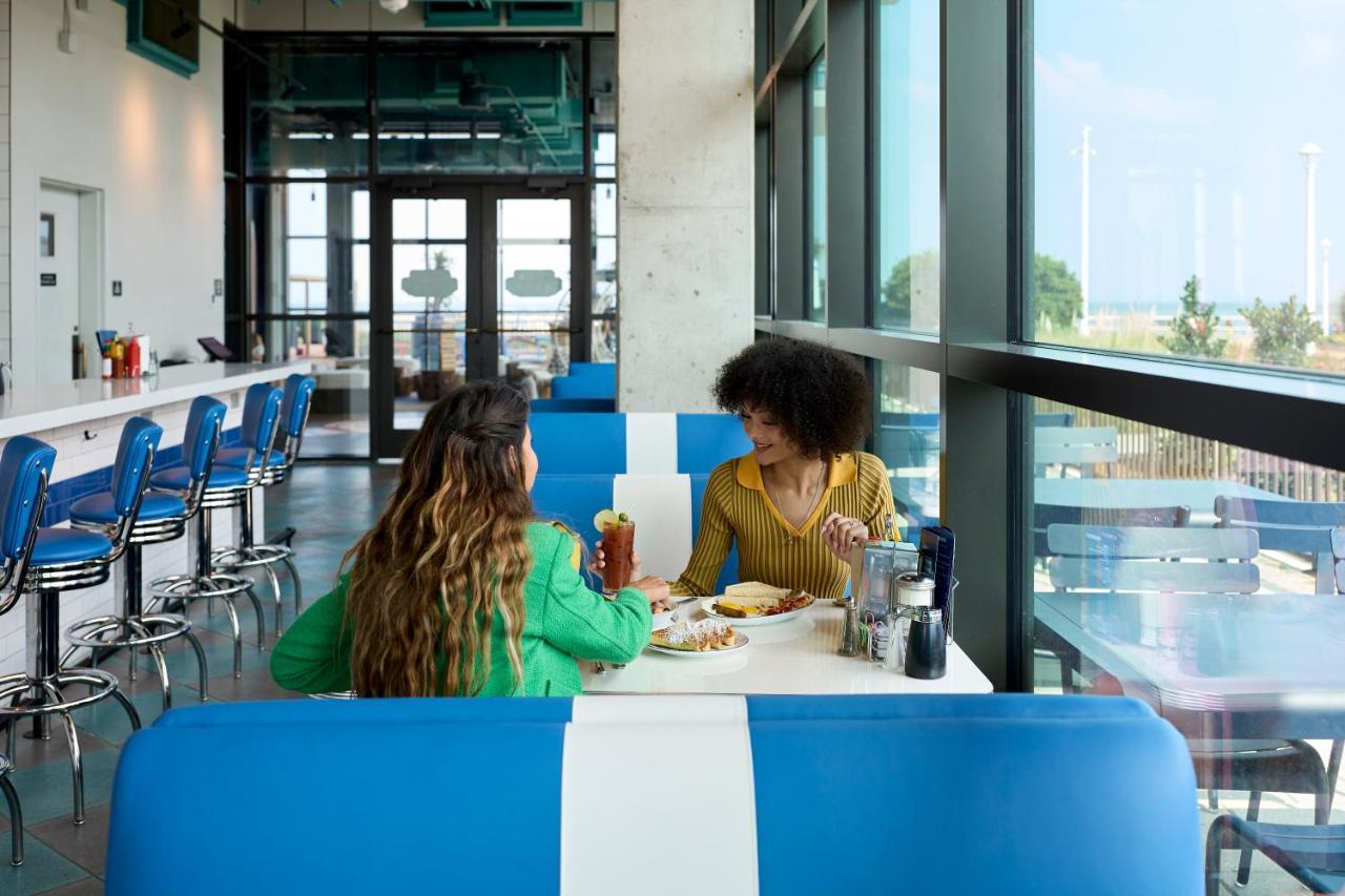 Moxy Virginia Beach Oceanfront Экстерьер фото