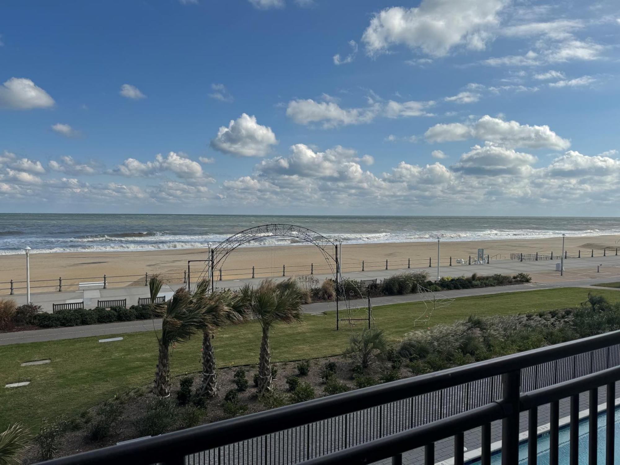 Moxy Virginia Beach Oceanfront Экстерьер фото