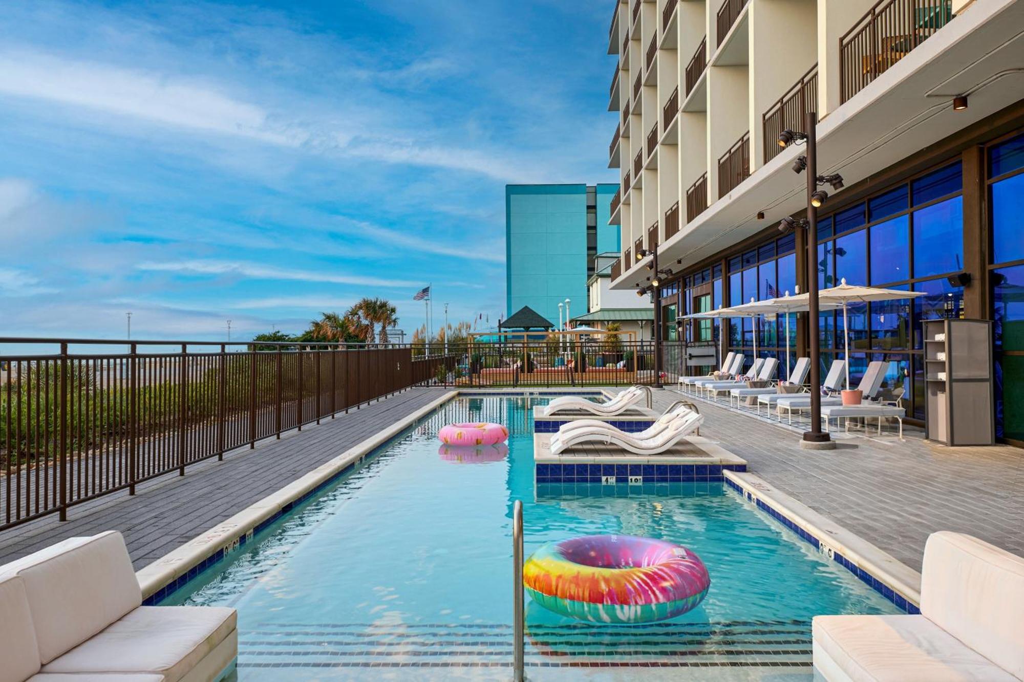 Moxy Virginia Beach Oceanfront Экстерьер фото