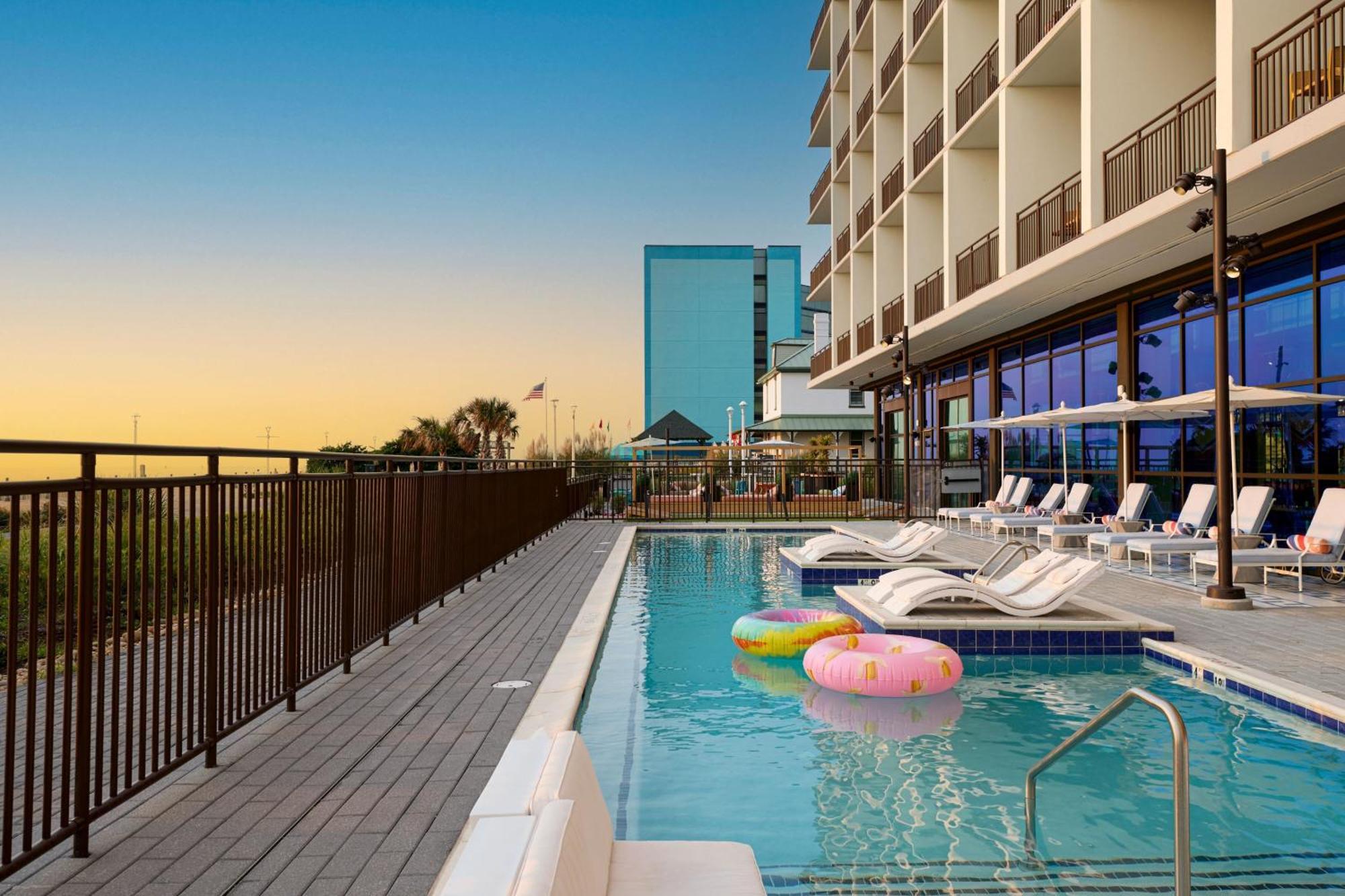 Moxy Virginia Beach Oceanfront Экстерьер фото