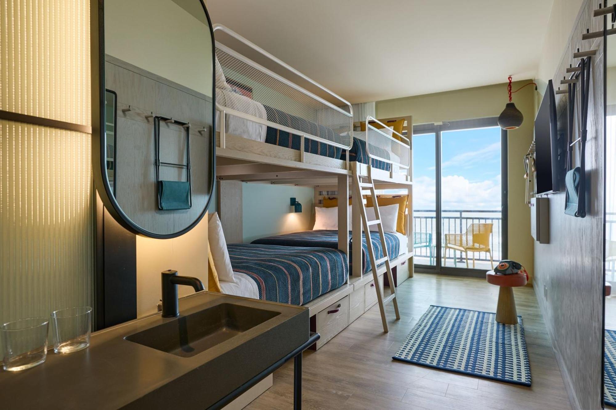 Moxy Virginia Beach Oceanfront Экстерьер фото