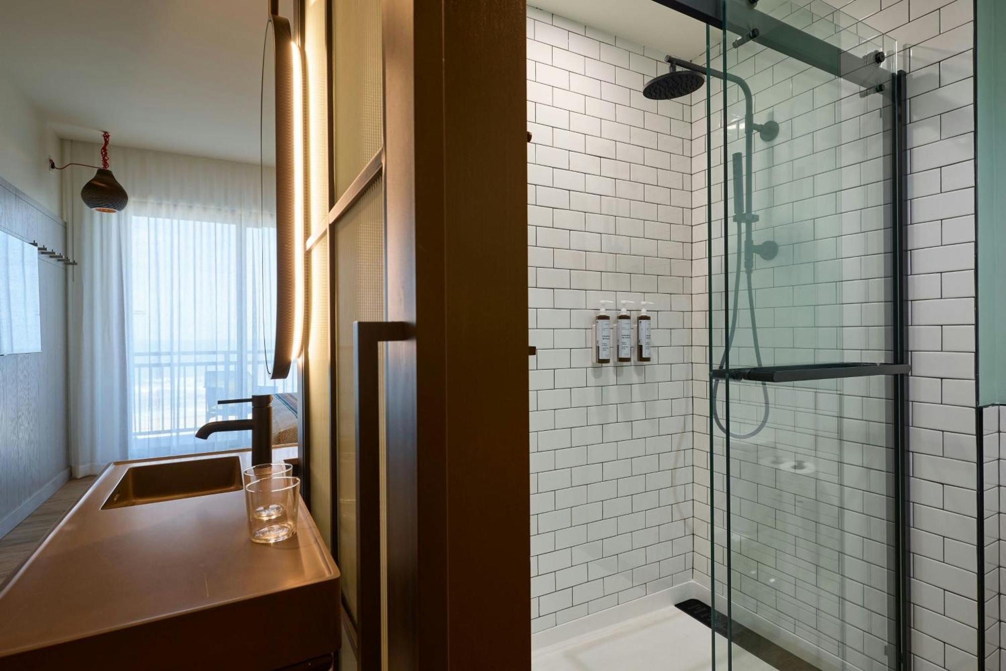 Moxy Virginia Beach Oceanfront Экстерьер фото